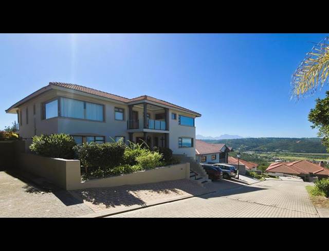 4 BEDROOM HOUSE FOR SALE IN GROOT BRAKRIVIER CENTRAL